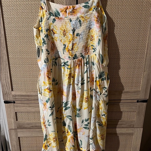 Floral Yellow Romper - Picture 4 of 4